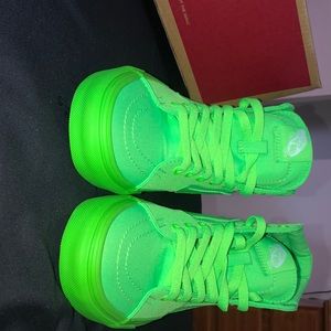 sk8-hi Neon Vans